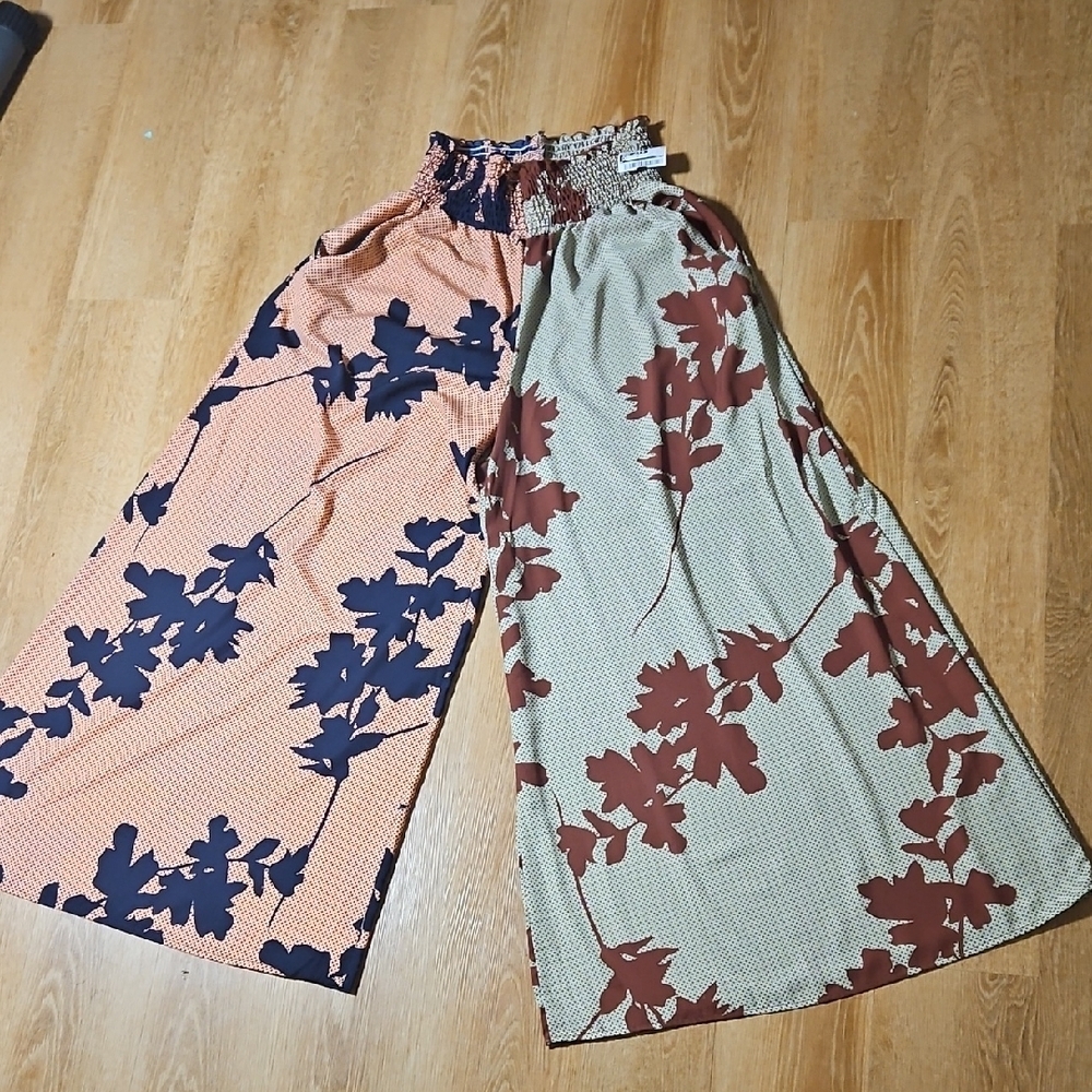 BUCKETLIST Wide Leg Colorblock Floral Pants in Navy, Rust & Cream